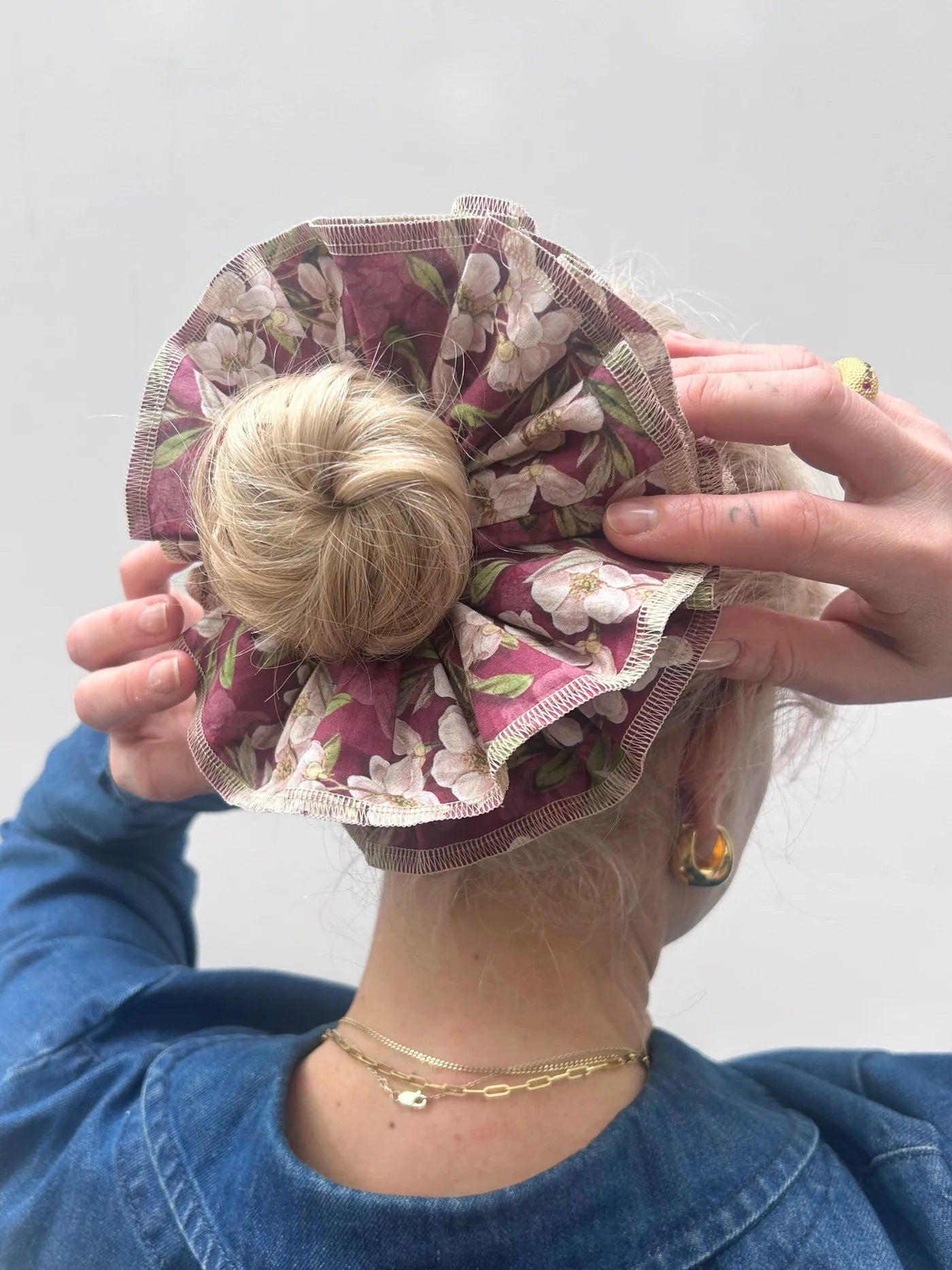 Azaria Scrunchie - Floral Burgundy