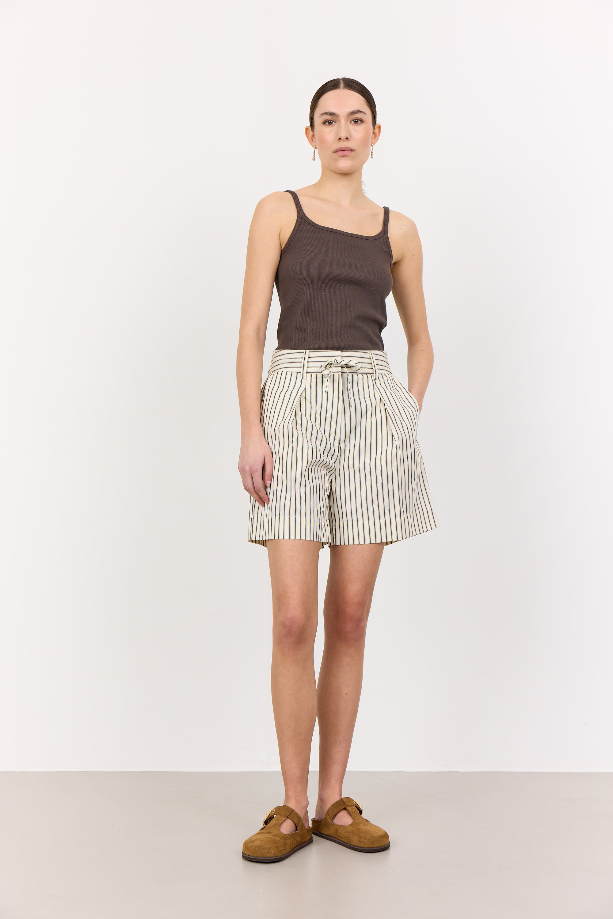 Lucilla 2 Shorts - Dark Brown