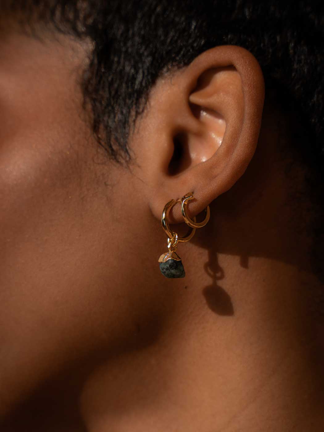 Mohica Raw Emerald Hoops - Gold Plating/Emerald