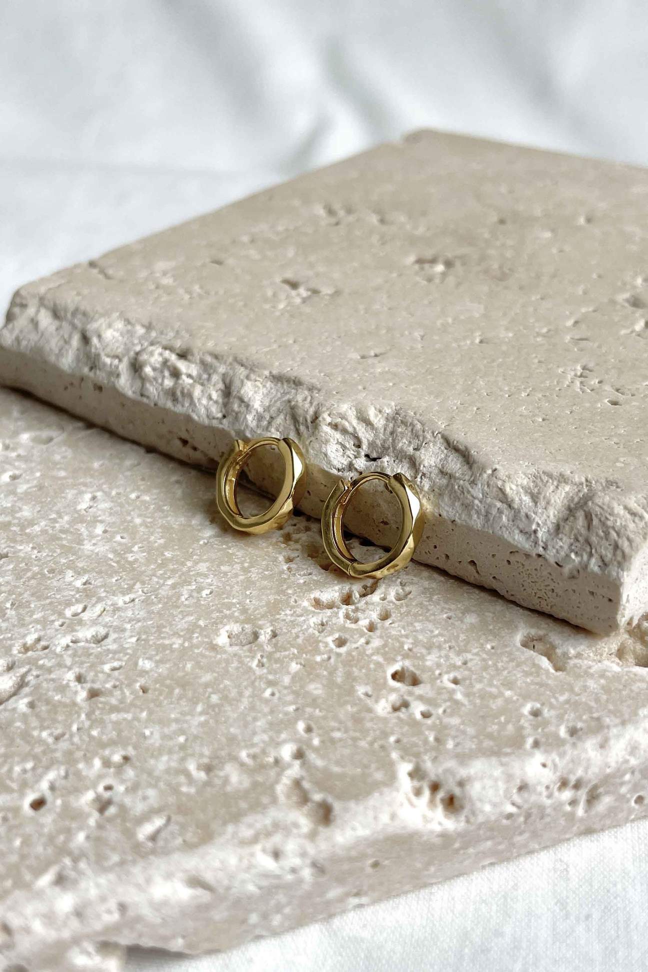 Ava Faceted Huggies - Gold Plating